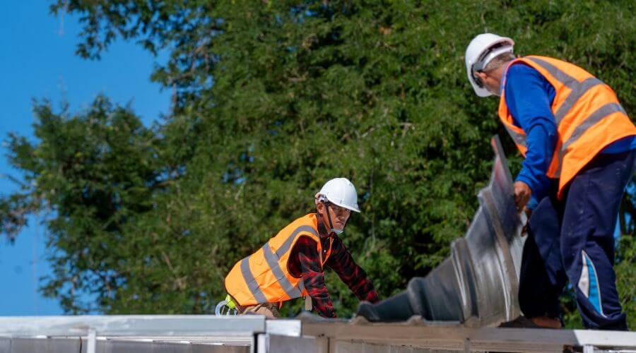 Professional gutter cleaning in Frenchburg, KY